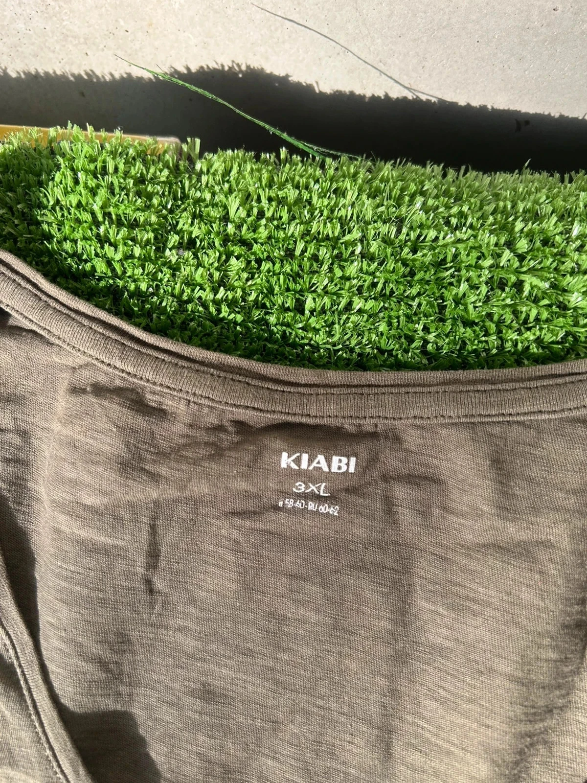 Kiabi khaki green sweatshirt – photo 6